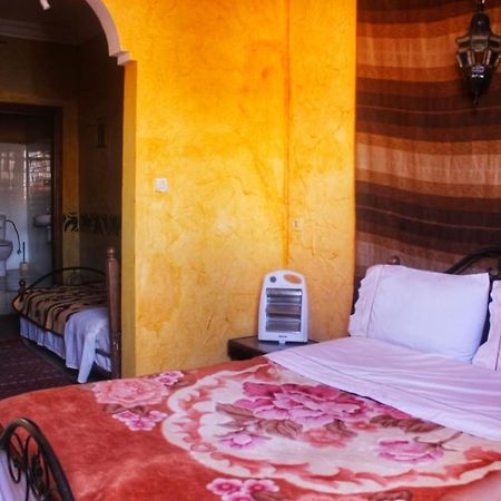 Auberge Et Hotel Les Amis Tafraout Ngoại thất bức ảnh