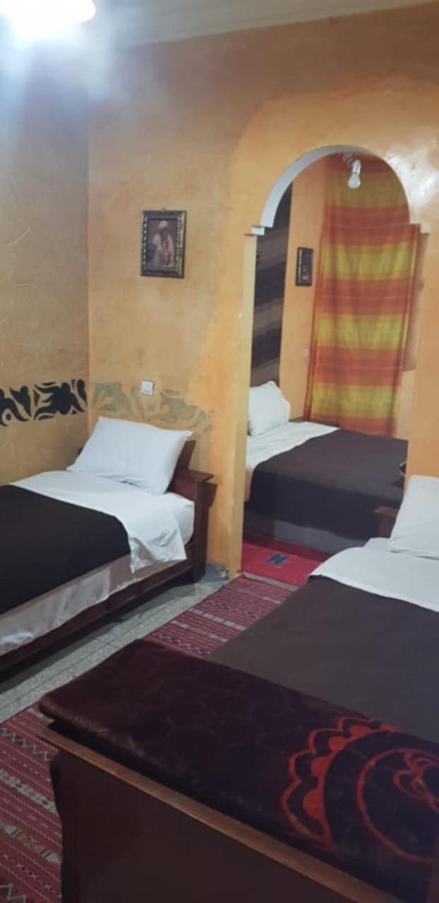 Auberge Et Hotel Les Amis Tafraout Ngoại thất bức ảnh